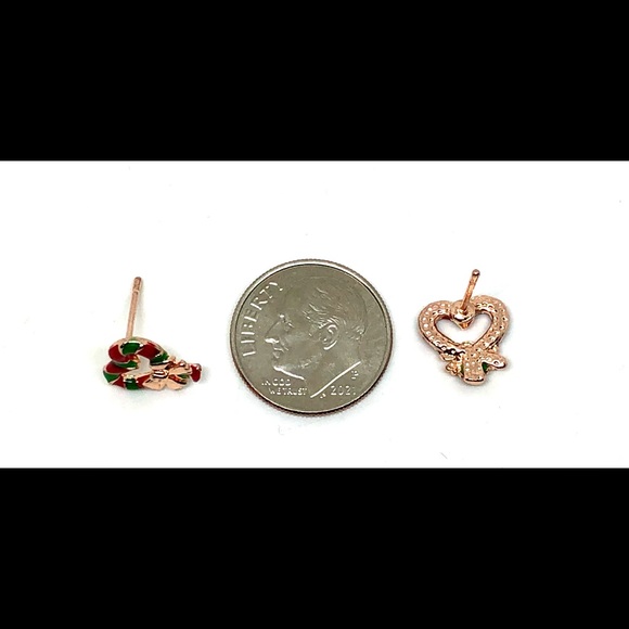 Christmas Red Green Enamel Candy Cane Heart w/ Bow Rose Gold Tone Stud Earrings - Picture 4 of 4